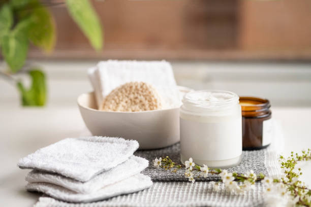 Quels seraient les produits absolument indispensables pour une routine de soin simple, rapide et pas trop chère ?